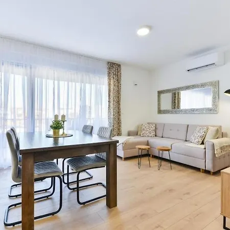 New Modern Apt. Deluxe 50m From The *