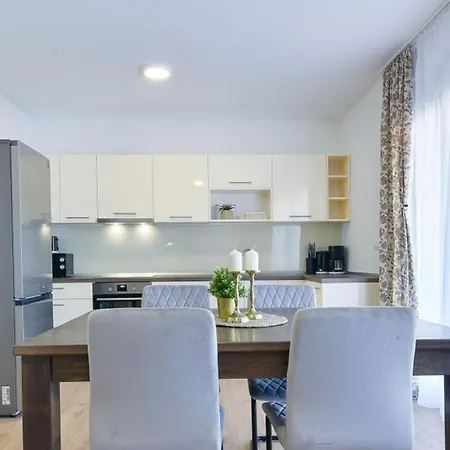 Apartment New Modern Apt. Deluxe 50m From The Nin