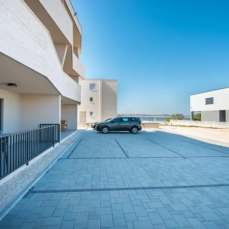 Apartment New Modern Apt. Deluxe 50m From The *